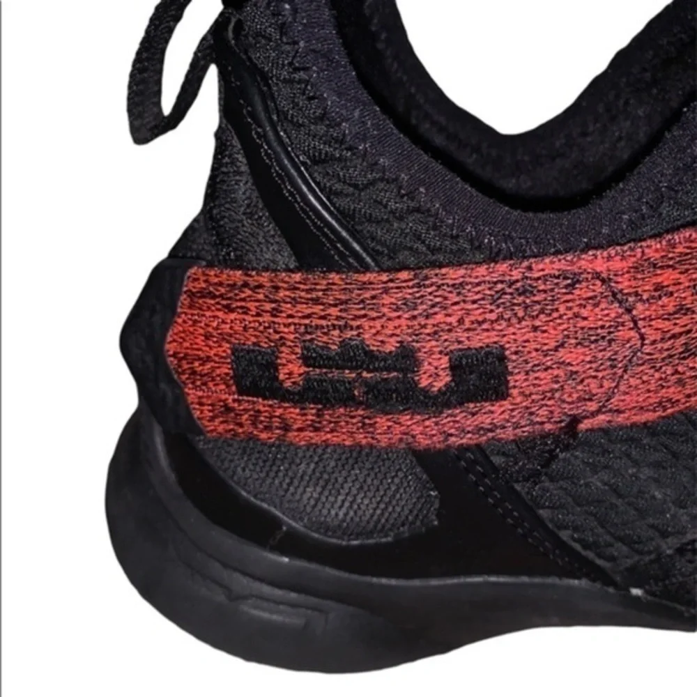 LeBron soldier 12 EP straps with no laces